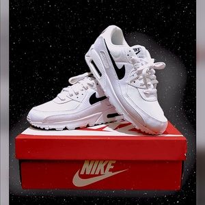 💥NIB💥 Womens NIKE AIR MAX 90